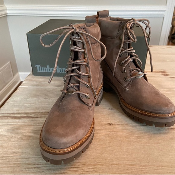 NWT Timberlands - 8.5 - Picture 2 of 9